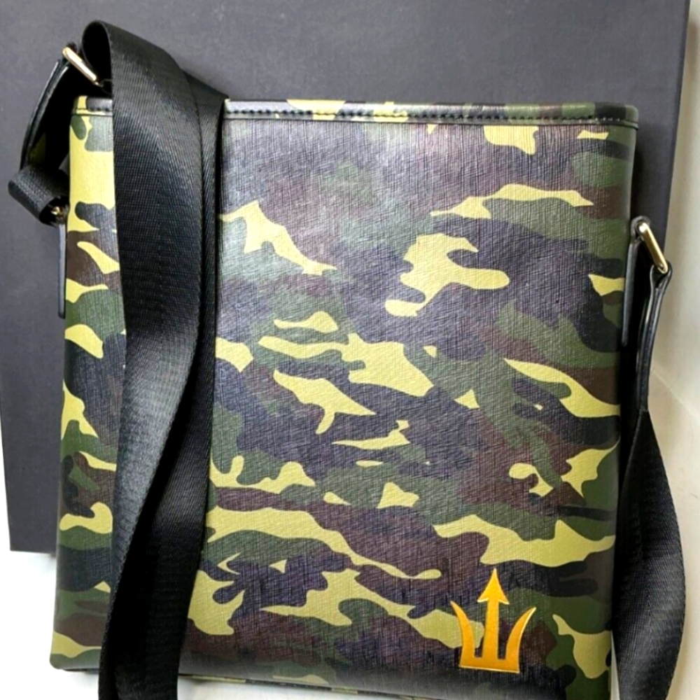 Spear Green and Black Messenger Bag with Camouflage Pattern